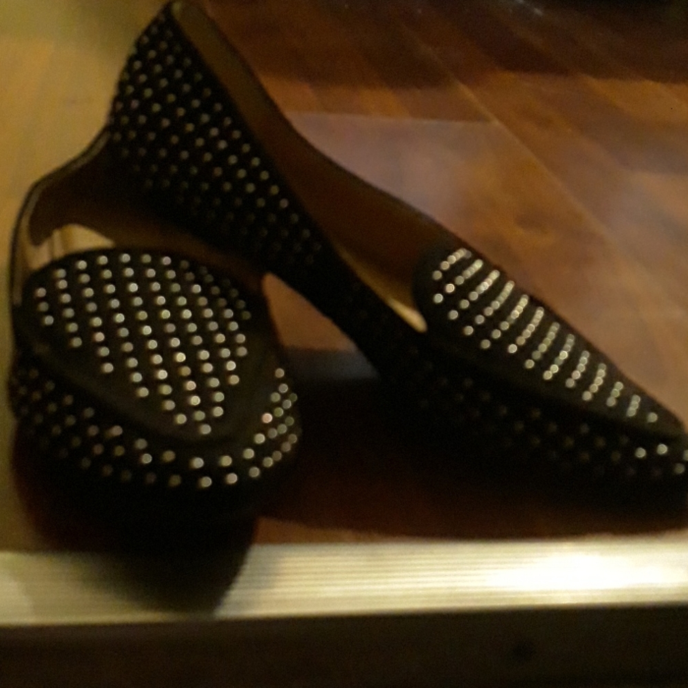 Shoes - Picture 3 of 4